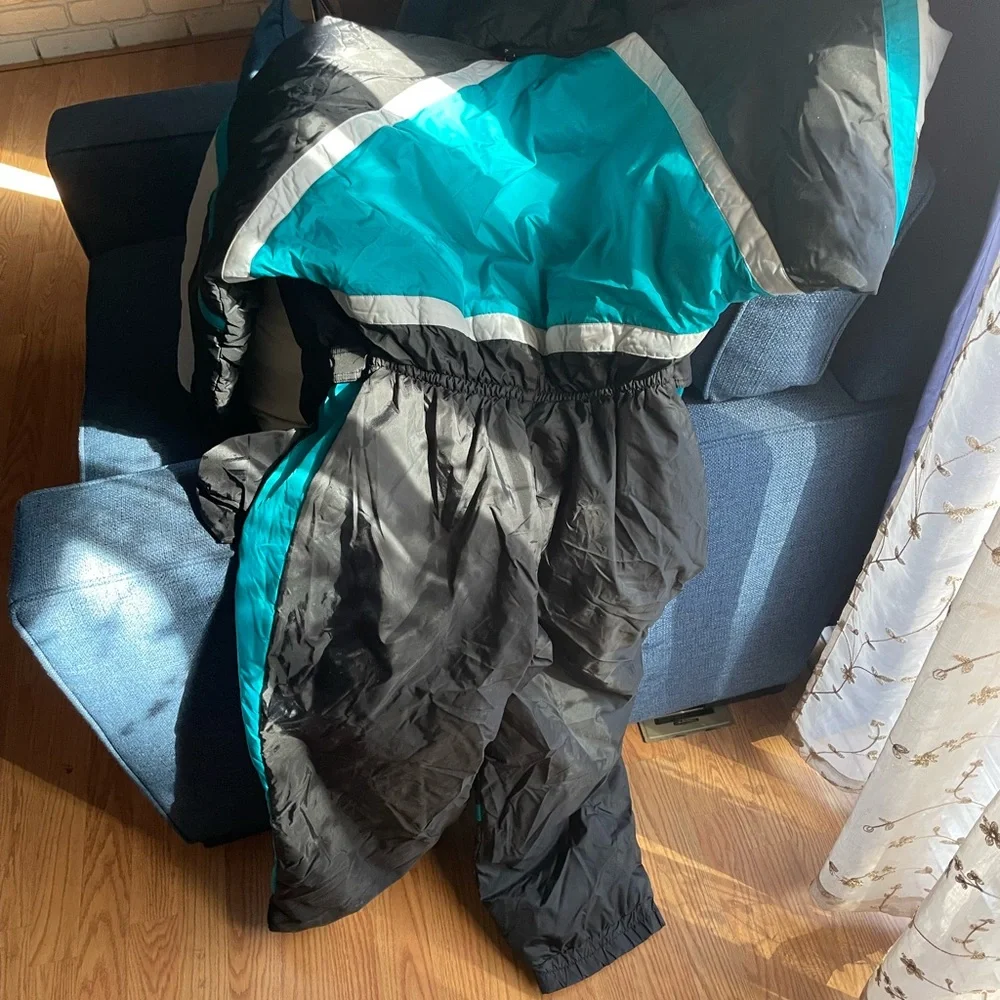 Snowsuit - Picture 5 of 6
